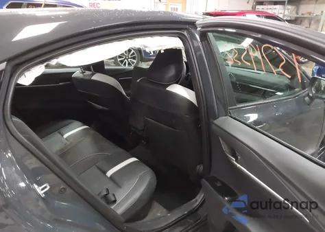 2025 Toyota Camry Se z USA, uszkodzony, nr VIN 4T1DBADK7SU526548